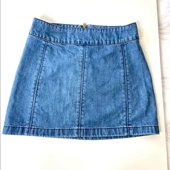 FREE PEOPLE Zip To IT Denim Mini‎ Skirt Urban Outfitters Size 6 - Picture 2 of 6